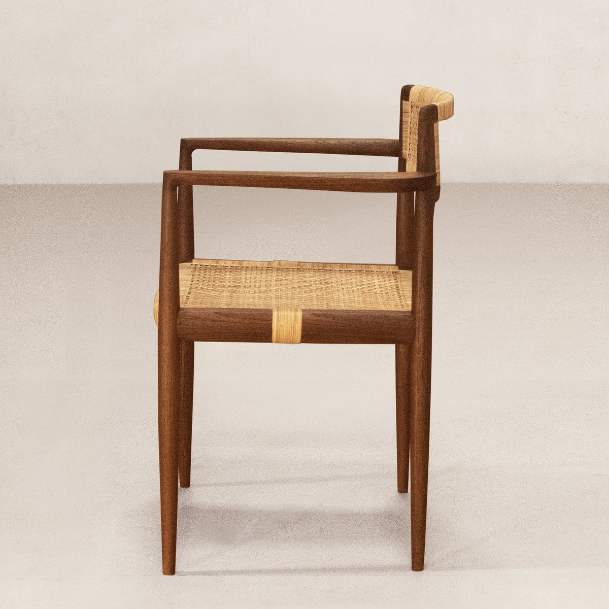 Tangāli Dining Armchair / Cane Seat