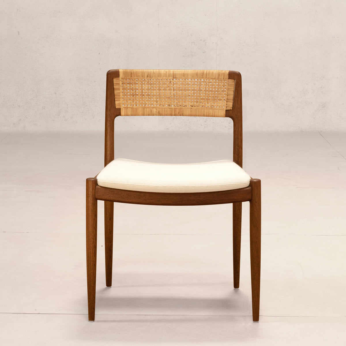 Tangāli Dining Chair (Armless) / Upholstered Seat