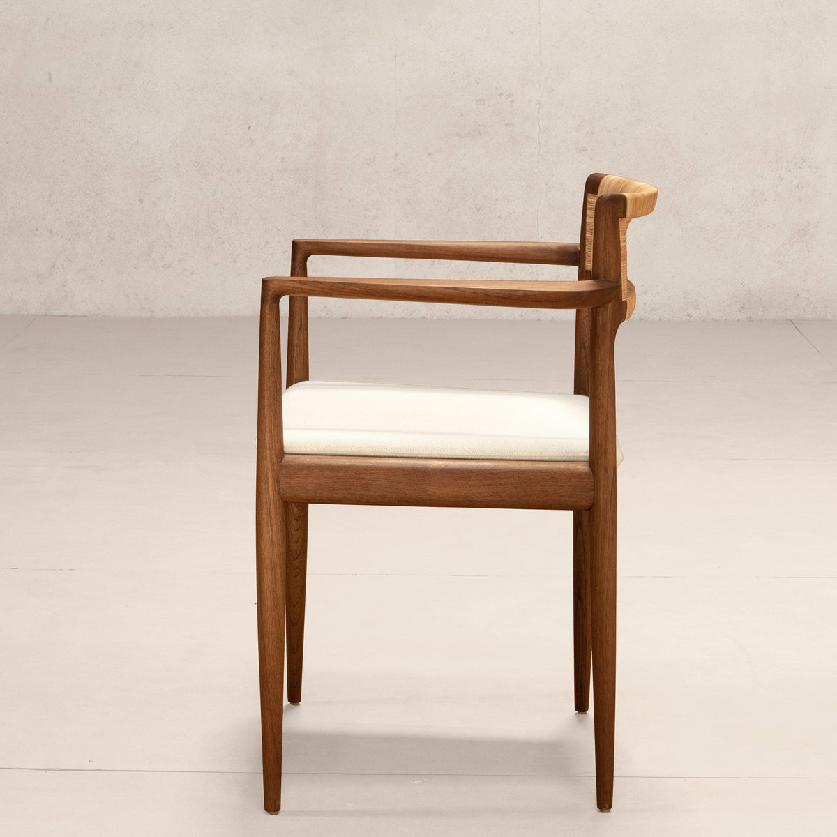 Tangāli Dining Armchair / Upholstered Seat