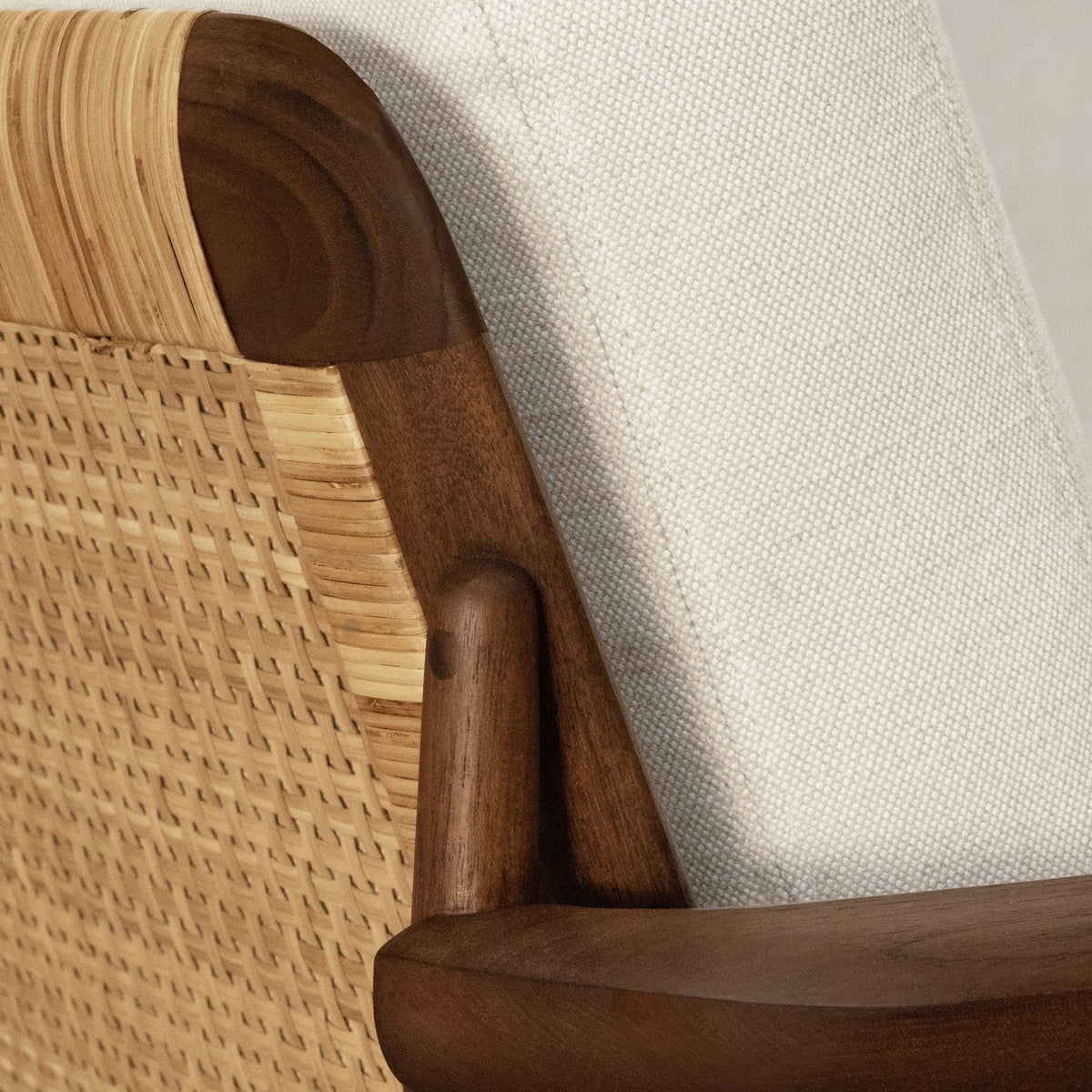 Tangāli Comfort Chair