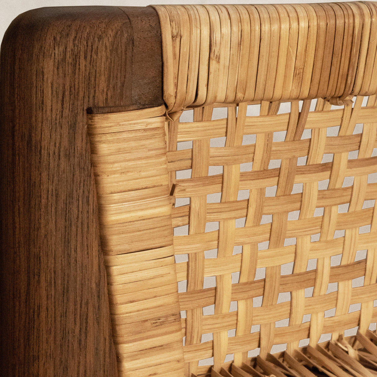 Tangāli Dining Chair (Armless) / Cane Seat