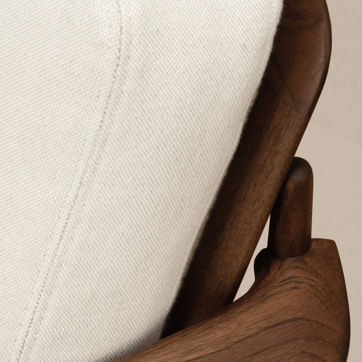Tangāli Comfort Chair