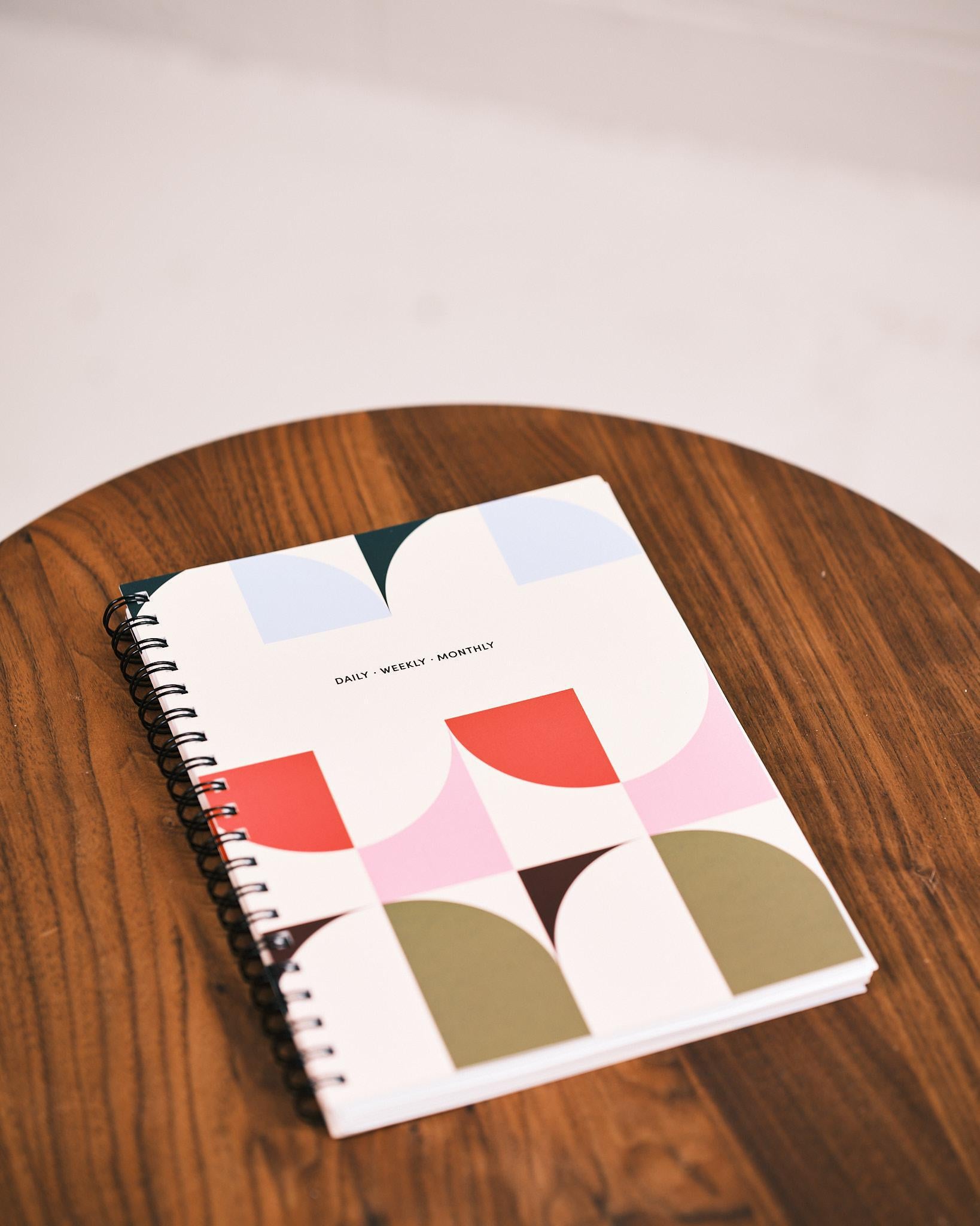 large arches daily weekly monthly planner