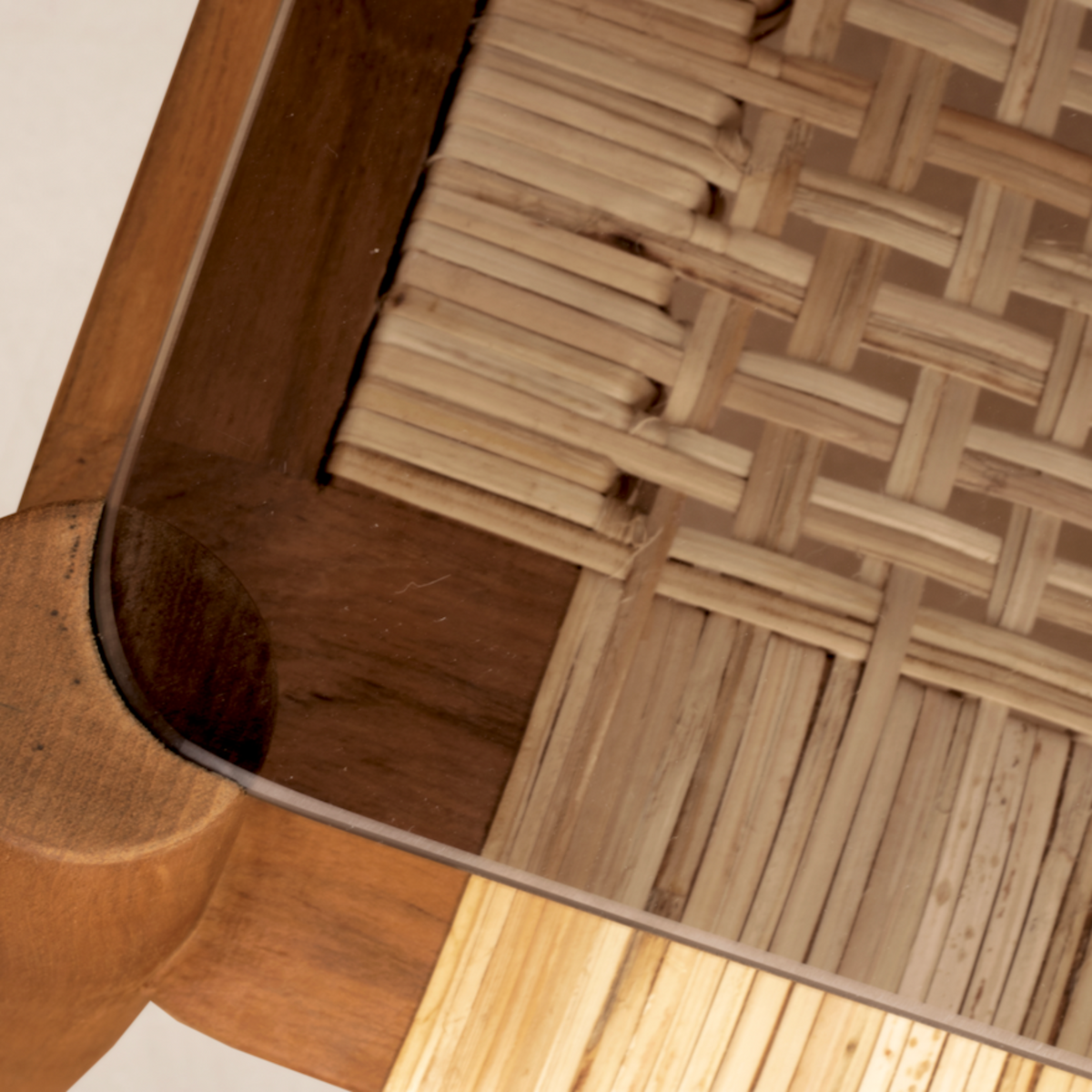 Tangāli Side Table