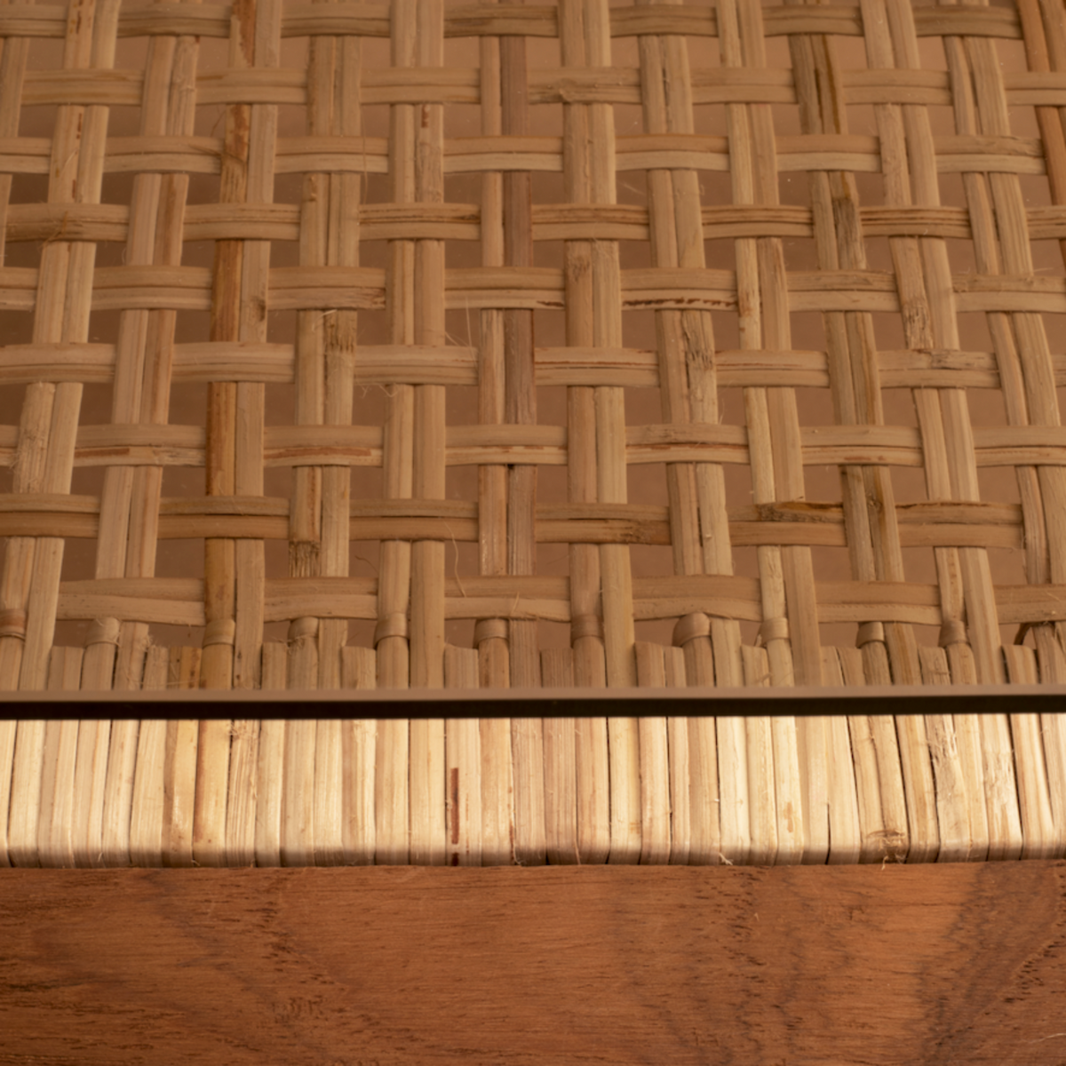 Tangāli Side Table
