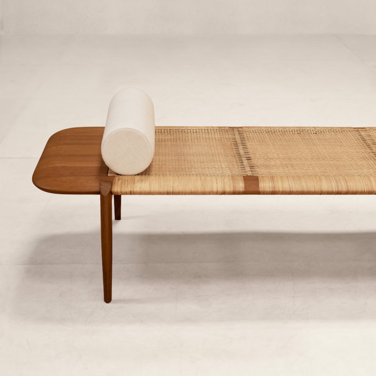 Tangāli Day Bed