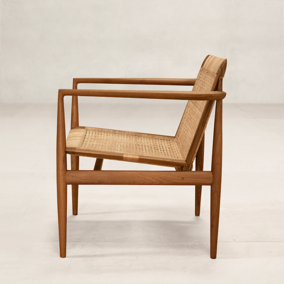 Tangāli Modular Chair (Both Arms)