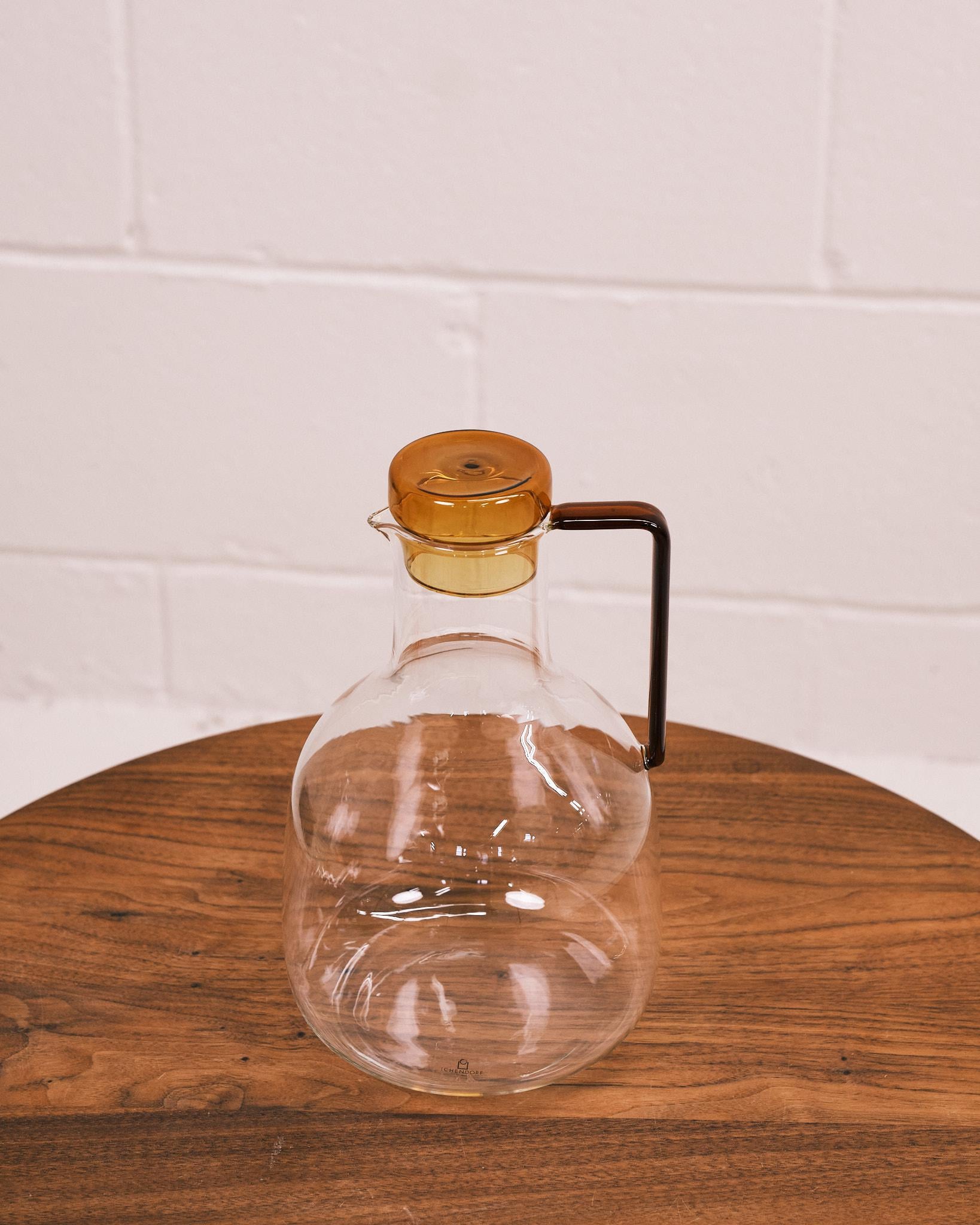 liberta clear jug with amber lid