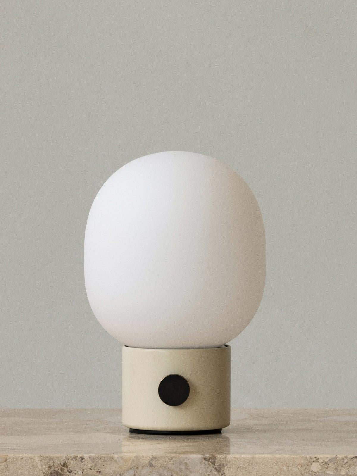 jwda portable table lamp